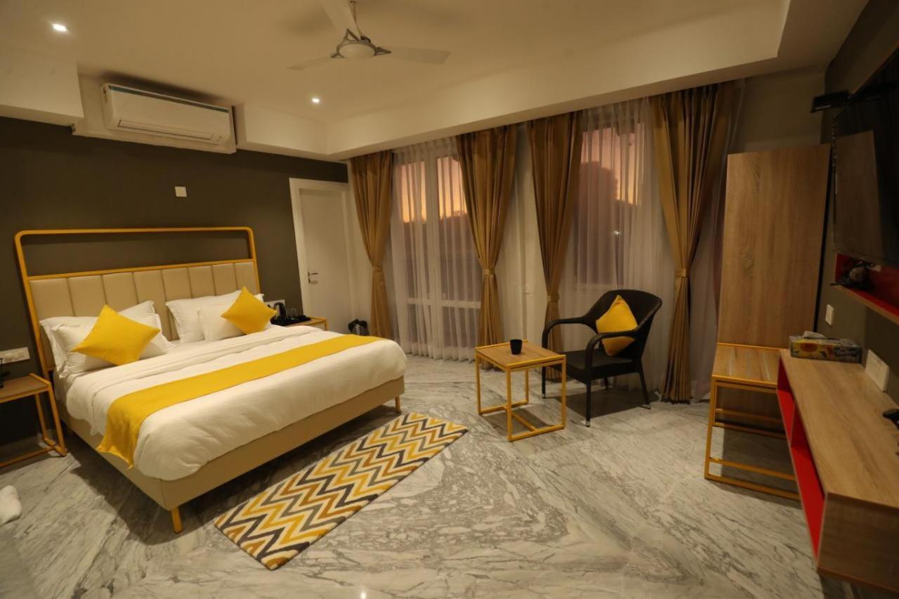 Phoenix - Unmatched Comfort Udaipur Dış mekan fotoğraf