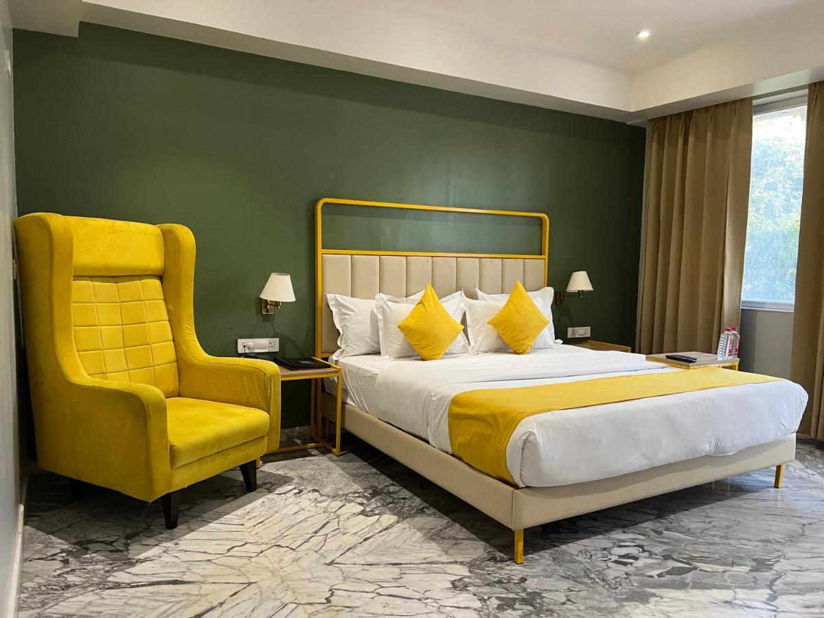 Phoenix - Unmatched Comfort Udaipur Dış mekan fotoğraf