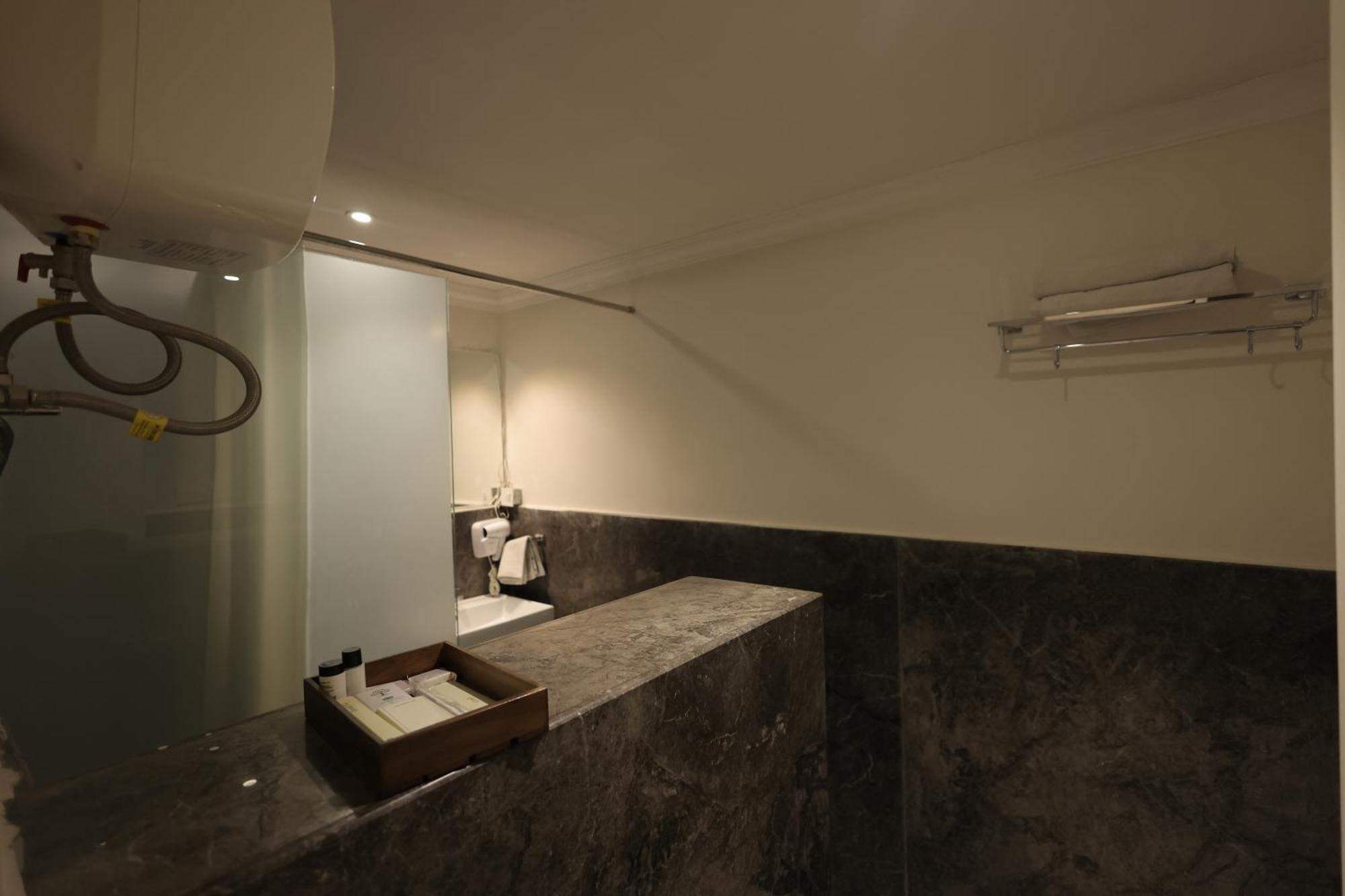 Phoenix - Unmatched Comfort Udaipur Dış mekan fotoğraf